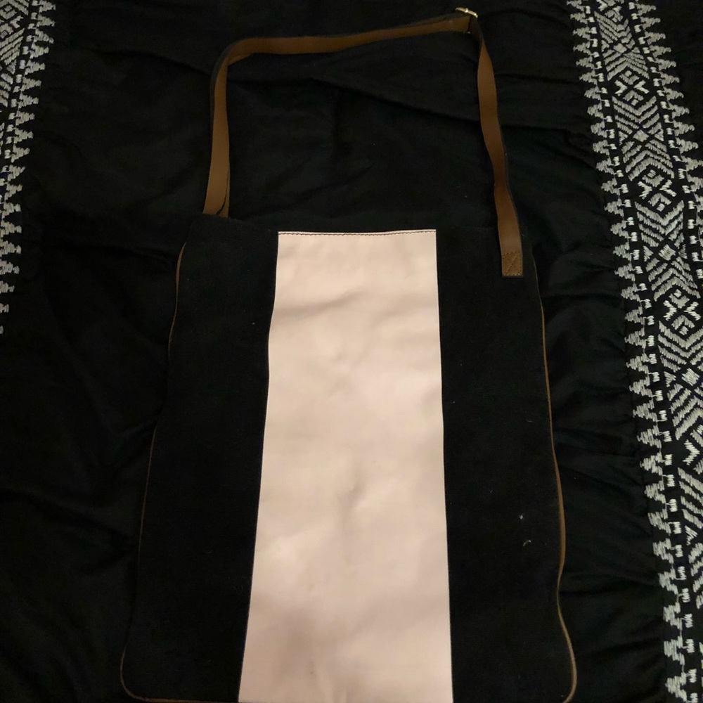 VS Purse - Picture 5 of 6